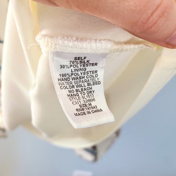 Fab'rik Cream White Abstract Floral Pattern Bell Sleeve Silk-Blend V-neck Dress - Picture 5 of 6